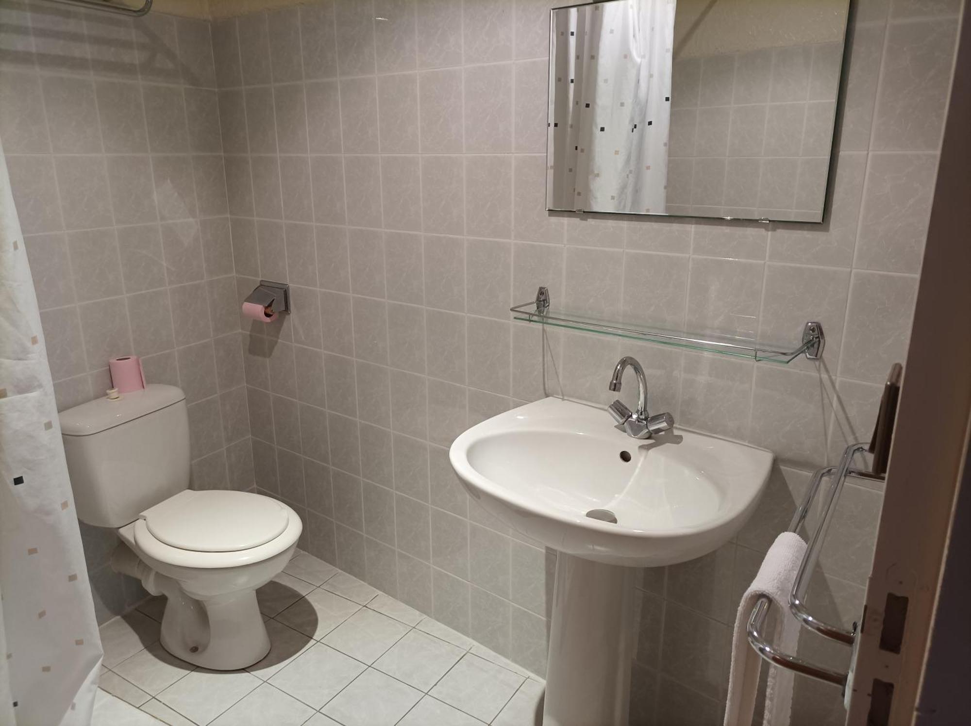 L' Auberge Campagnarde, Lourdes Spa Sauna Restaurant Poueyferre Bilik gambar