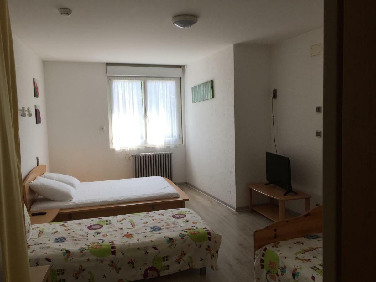 L' Auberge Campagnarde, Lourdes Spa Sauna Restaurant Poueyferre Luaran gambar